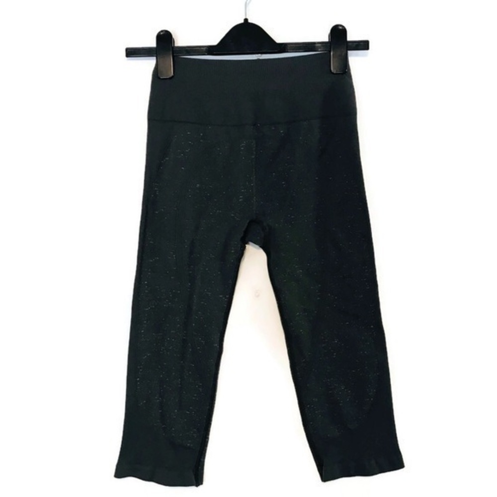 Lululemon Ebb to Street Speckled Charcoal Black Seamless Capri Leggings size 6